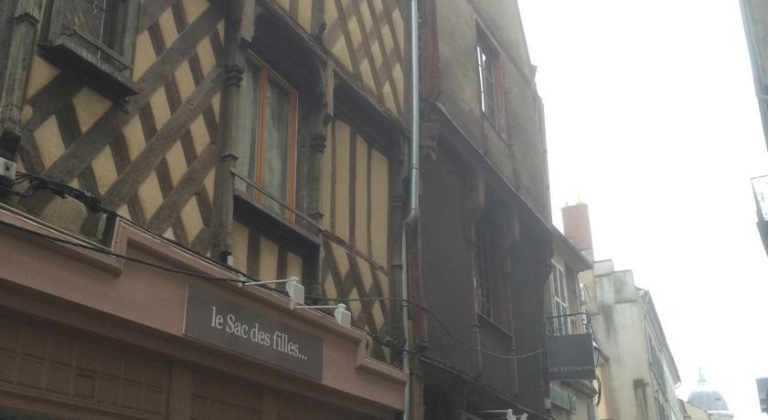 L'Appartement De La Maison Du Theatre Saint Bonnet Bourges Quarto foto