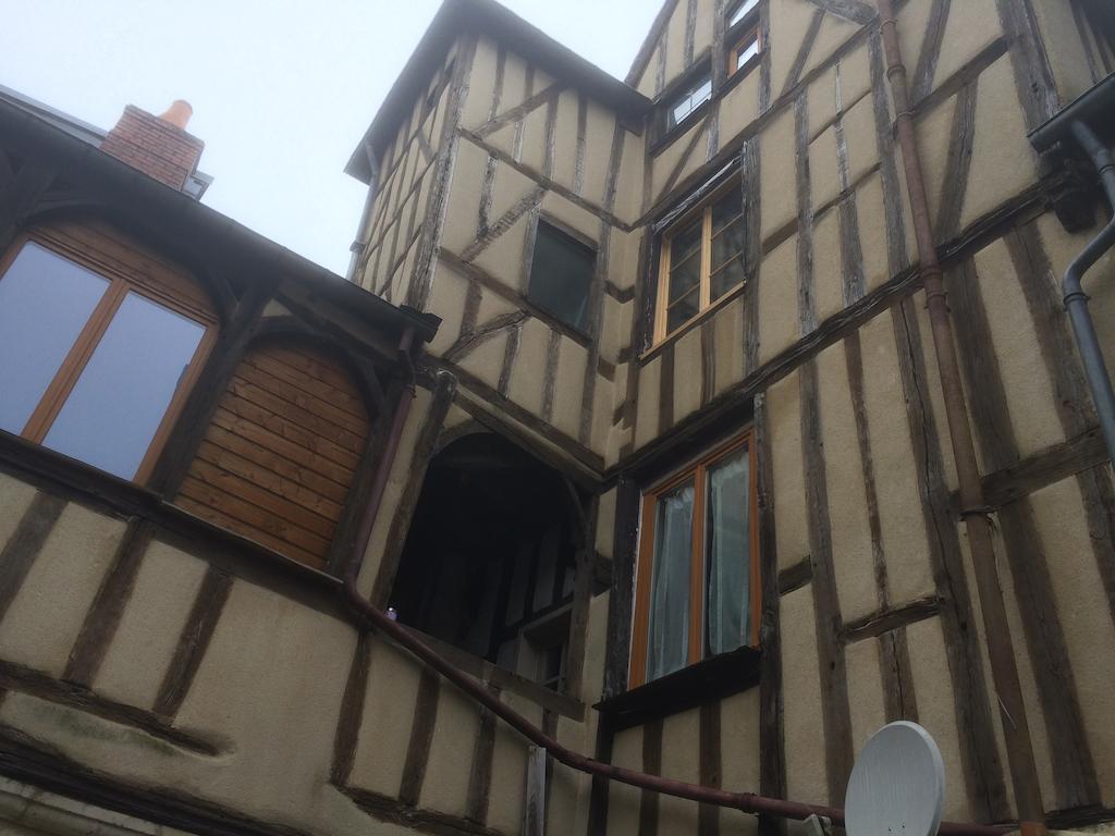 L'Appartement De La Maison Du Theatre Saint Bonnet Bourges Quarto foto